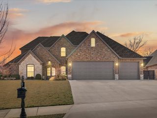 4100 NE Miner Court, Bentonville, AR 72712