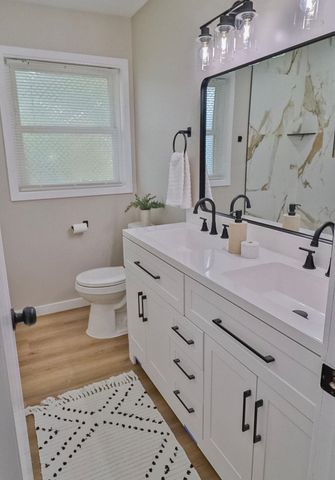 1605 N Illinois Ave, Wichita, KS 67203