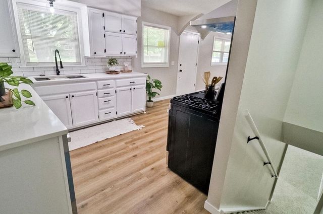 1605 N Illinois Ave, Wichita, KS 67203