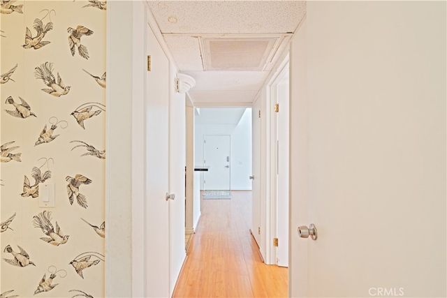 18350 Hatteras 206, Tarzana, CA 91356