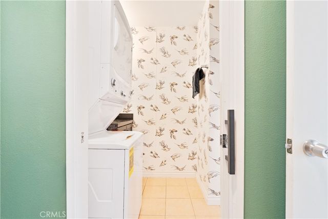 18350 Hatteras 206, Tarzana, CA 91356