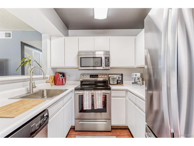 5745 W Atlantic Pl 104, Lakewood, CO 80227