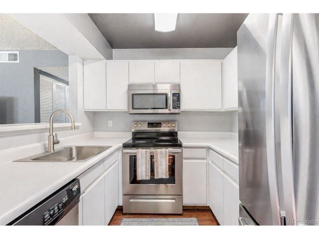 5745 W Atlantic Pl 104, Lakewood, CO 80227