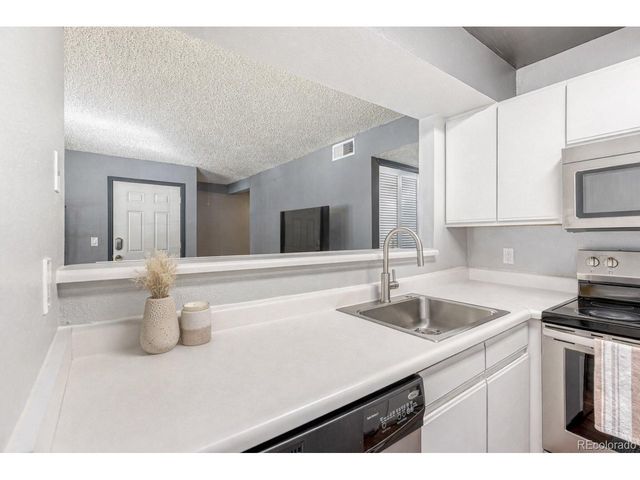 5745 W Atlantic Pl 104, Lakewood, CO 80227