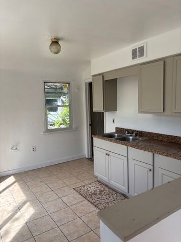 2054 Mazette Pl, Ingram, PA 15205