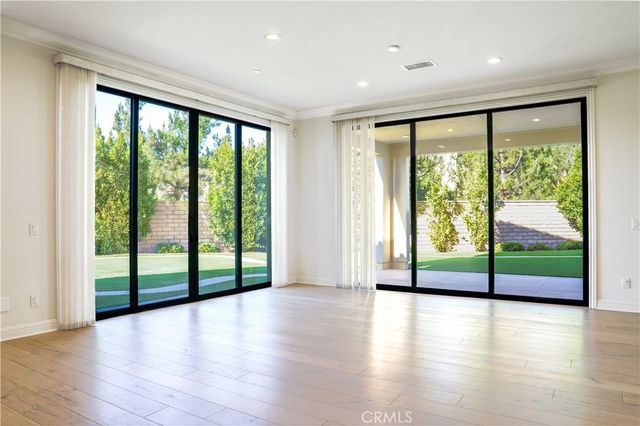 111 Lanzon, Irvine, CA 92602