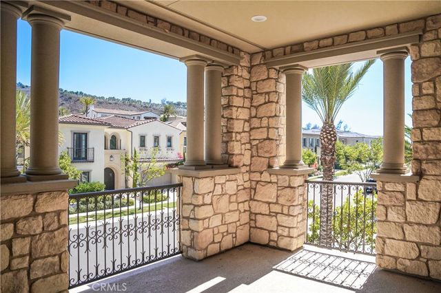 111 Lanzon, Irvine, CA 92602