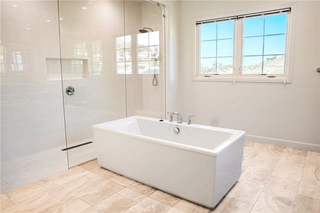 111 Lanzon, Irvine, CA 92602