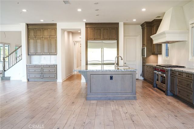 111 Lanzon, Irvine, CA 92602