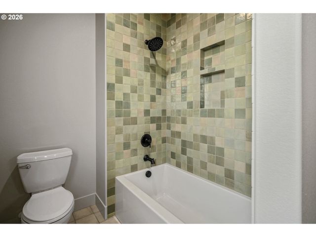 10 Lennox Ln Ne, Keizer, OR 97303