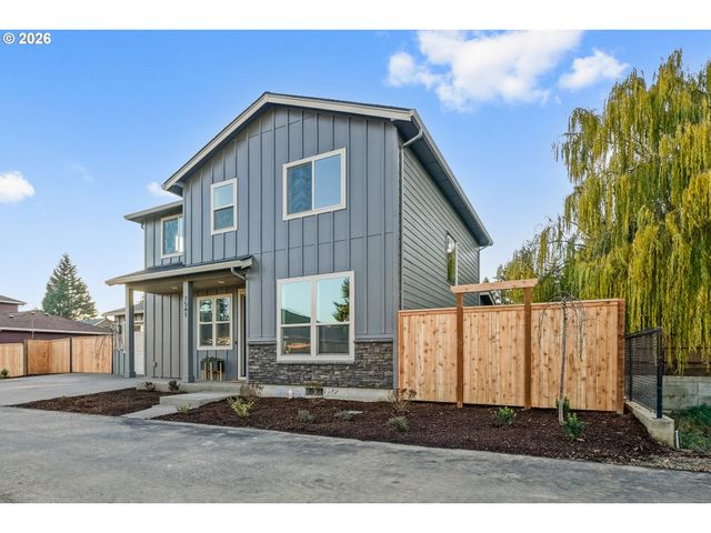 10 Lennox Ln Ne, Keizer, OR 97303