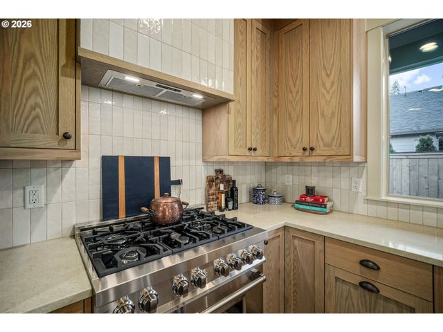 10 Lennox Ln Ne, Keizer, OR 97303