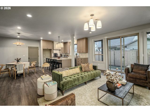 10 Lennox Ln Ne, Keizer, OR 97303