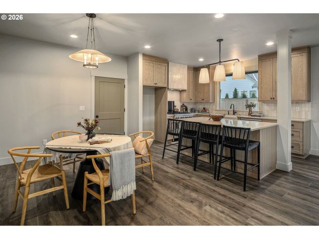 10 Lennox Ln Ne, Keizer, OR 97303