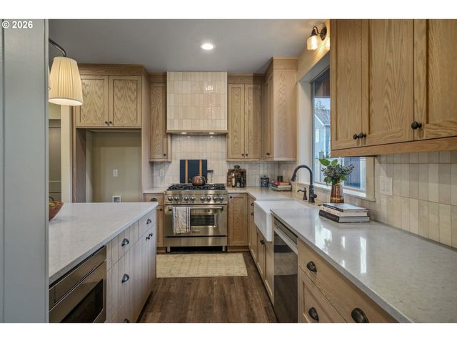 10 Lennox Ln Ne, Keizer, OR 97303