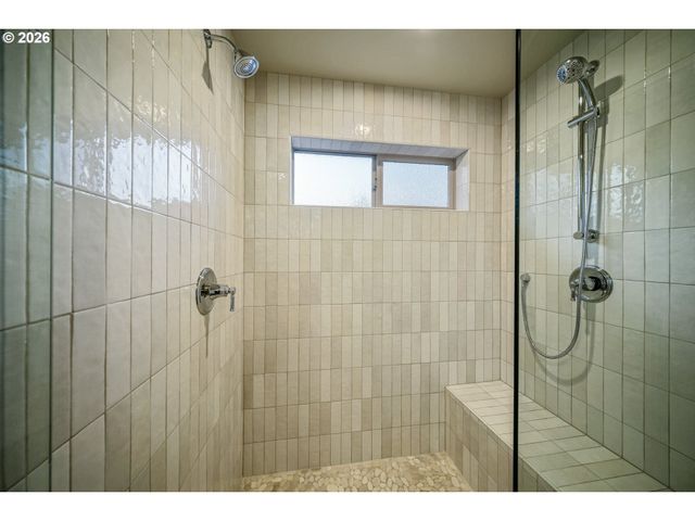 10 Lennox Ln Ne, Keizer, OR 97303