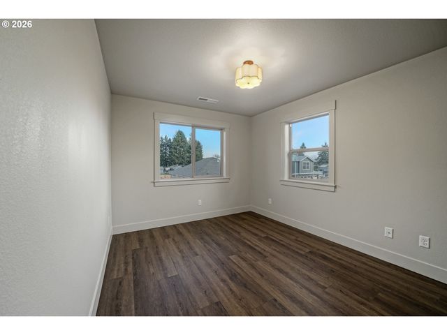 10 Lennox Ln Ne, Keizer, OR 97303