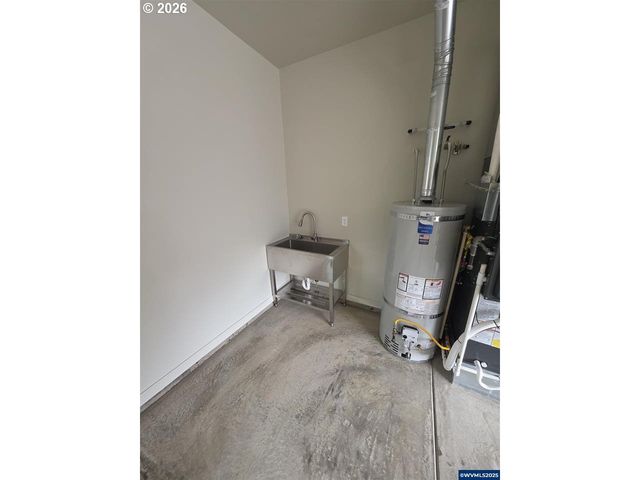 10 Lennox Ln Ne, Keizer, OR 97303