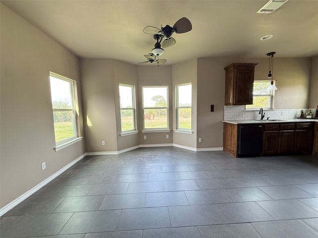 1556 County Road 4764, Boyd, TX 76023