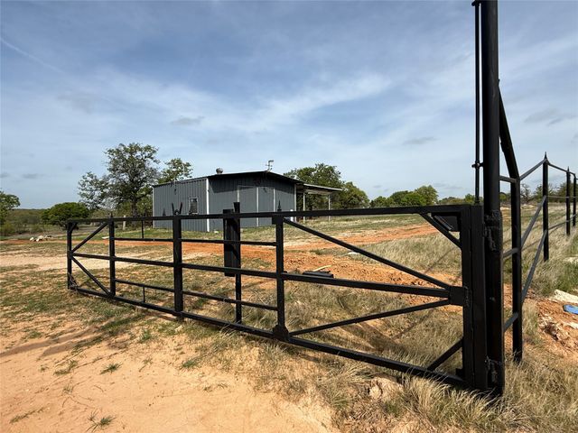 1556 County Road 4764, Boyd, TX 76023