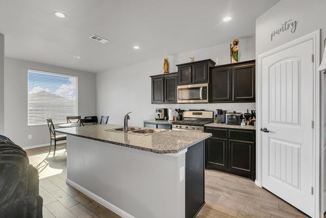 1804 Twin Falls Dr, Odessa, TX 79762