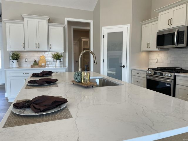 429 Carlton Drive, West Lafayette, IN 47906