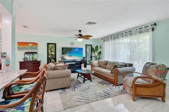 4638 Vinsetta AVE, North Fort Myers, FL 33903