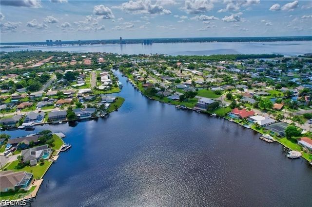 4638 Vinsetta AVE, North Fort Myers, FL 33903