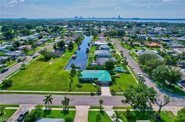 4638 Vinsetta AVE, North Fort Myers, FL 33903