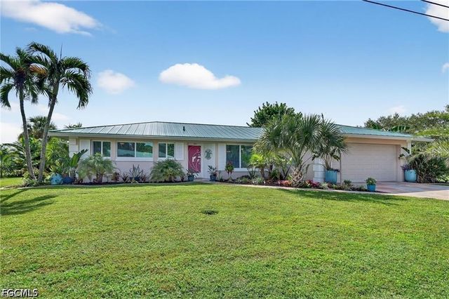 4638 Vinsetta AVE, North Fort Myers, FL 33903