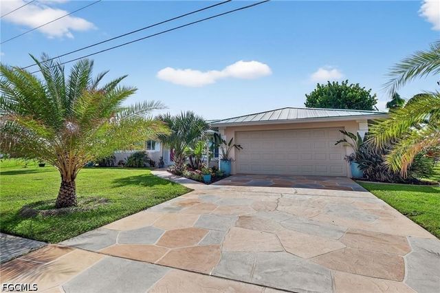 4638 Vinsetta AVE, North Fort Myers, FL 33903