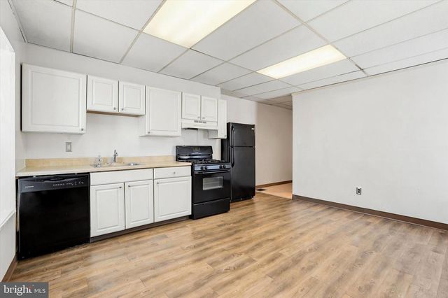 742 N 37TH ST, Philadelphia, PA 19104