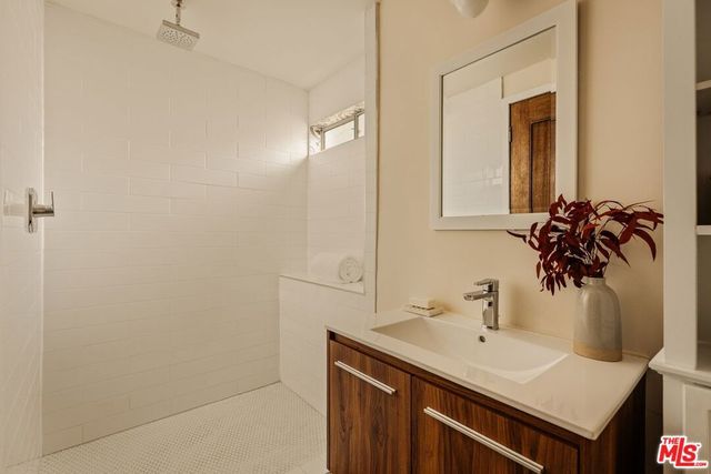 937 Lucile Avenue, Los Angeles, CA 90026