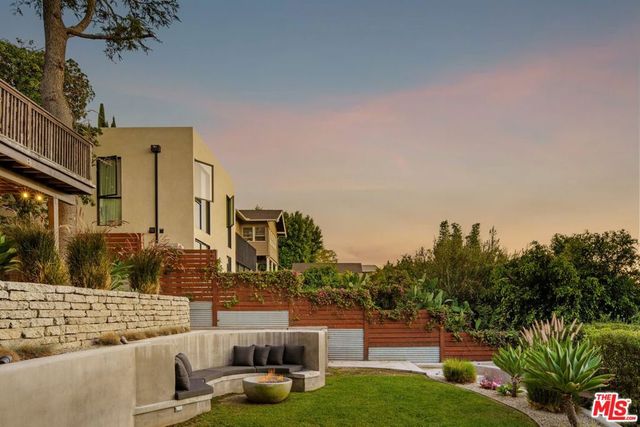 937 Lucile Avenue, Los Angeles, CA 90026