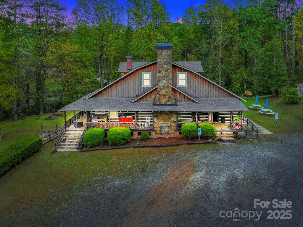 1196 N Country Club Road, Brevard, NC 28712
