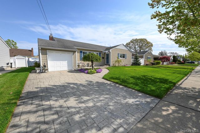 582 Western Park Drive, West Hempstead, NY 11552