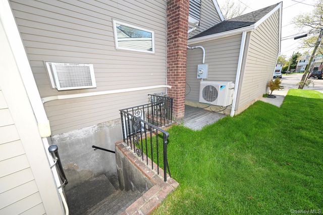 582 Western Park Drive, West Hempstead, NY 11552