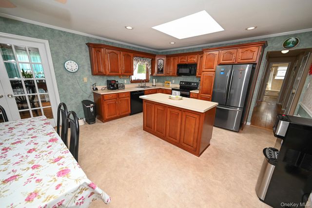 582 Western Park Drive, West Hempstead, NY 11552