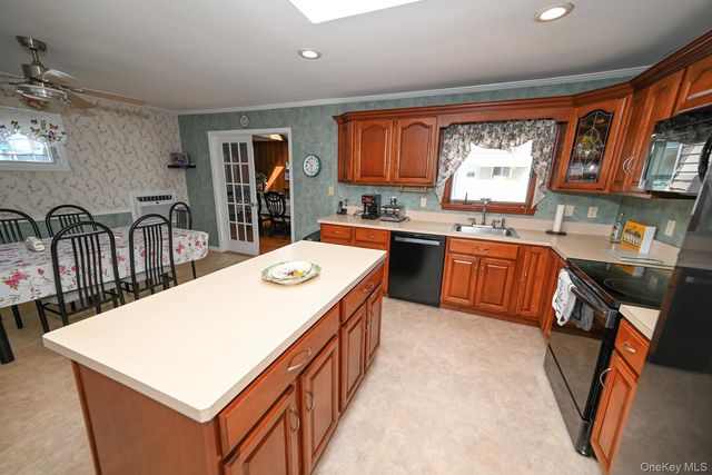 582 Western Park Drive, West Hempstead, NY 11552