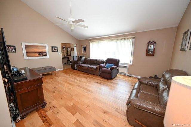 582 Western Park Drive, West Hempstead, NY 11552