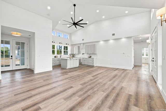 499 Wood View Cir, Bandera, TX 78003