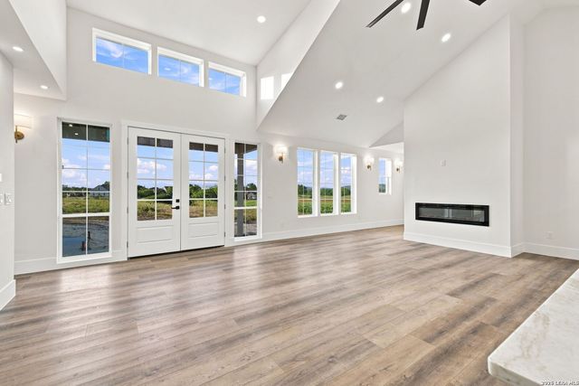 499 Wood View Cir, Bandera, TX 78003