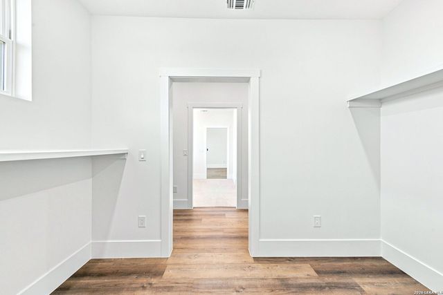 499 Wood View Cir, Bandera, TX 78003