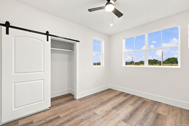 499 Wood View Cir, Bandera, TX 78003
