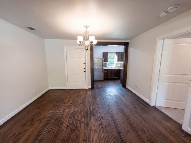 2810 Fordham Road, Dallas, TX 75216