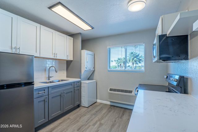 2020 W ORANGEWOOD Avenue, Phoenix, AZ 85021