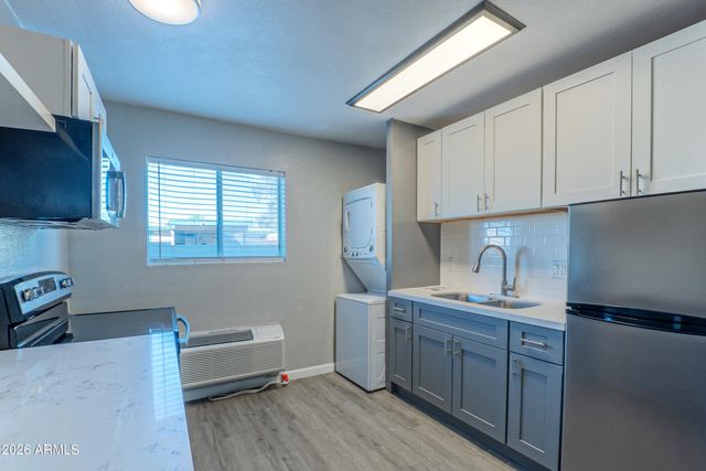 2020 W ORANGEWOOD Avenue, Phoenix, AZ 85021