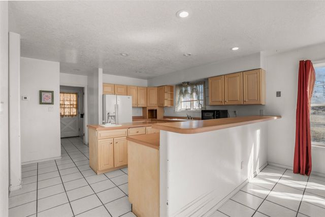 9 Jacinto Road, Santa Fe, NM 87508