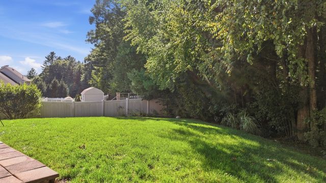 19 Brookmeadow Lane, Grafton, MA 01560