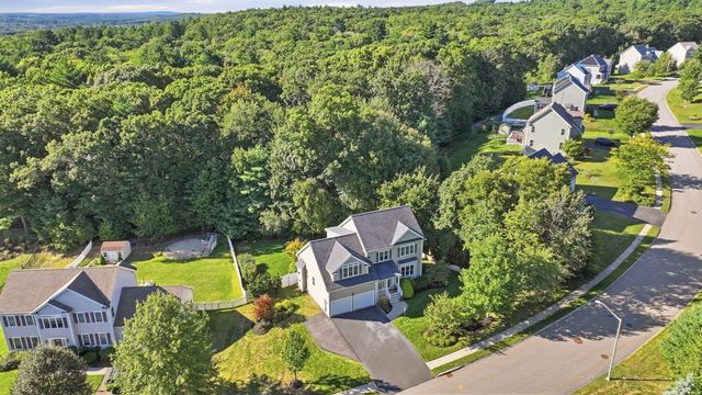19 Brookmeadow Lane, Grafton, MA 01560